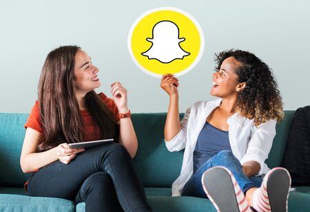 New features on Snapchat: Emoji Reactions, Customizable Messages, and More