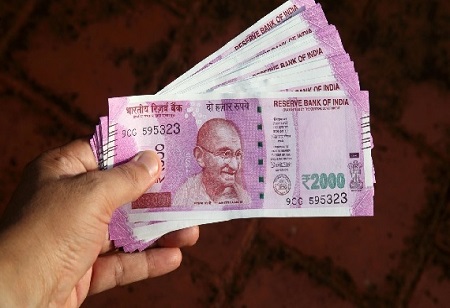 No major rush in Kolkata so far for exchange or spend of 'pink notes'
